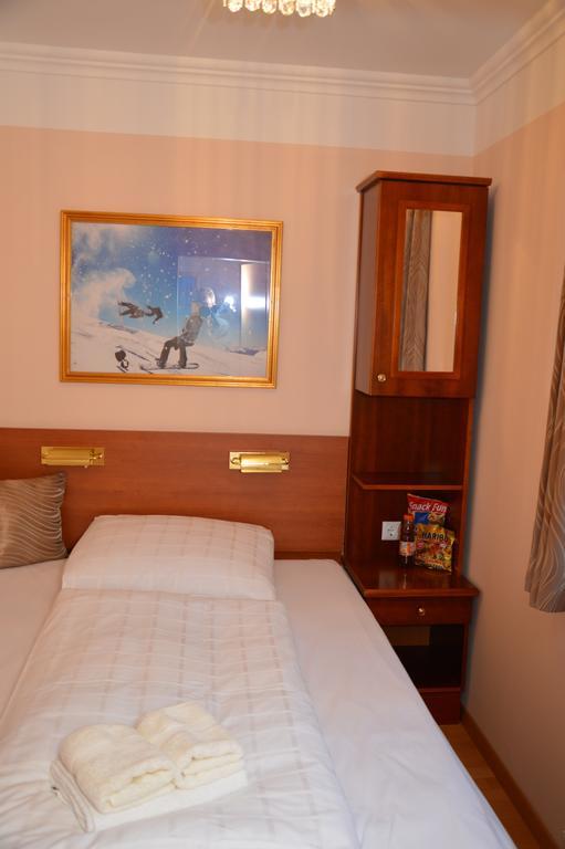 Private Room Pyrkerstraße Bad Hofgastein Zimmer foto