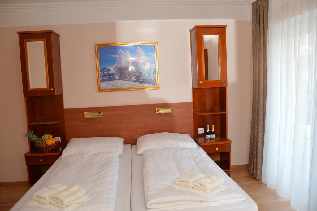 Private Room Pyrkerstraße Bad Hofgastein Zimmer foto