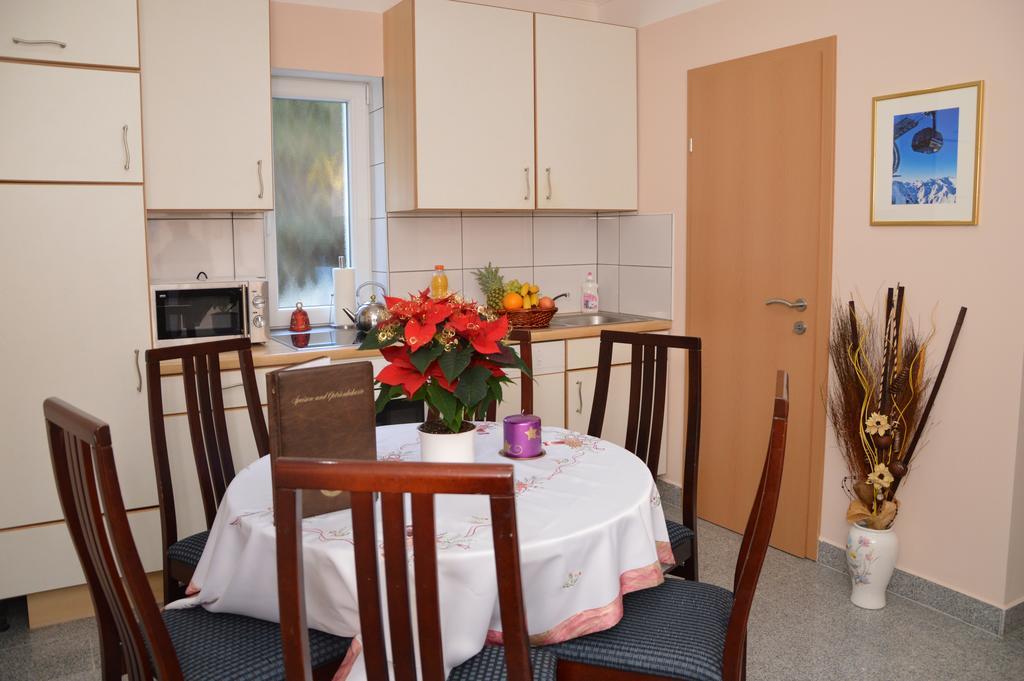 Private Room Pyrkerstraße Bad Hofgastein Zimmer foto